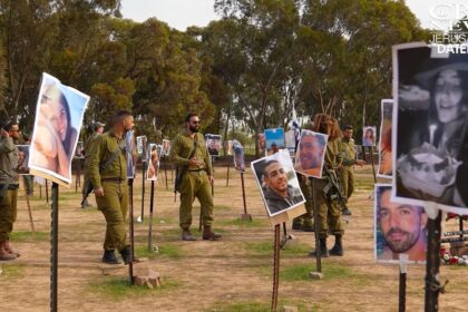 el-sitio-de-la-masacre-del-festival-de-musica-se-convierte-en-un-parque-arbolado,-un-lugar-conmemorativo-de-la-paz-israeli