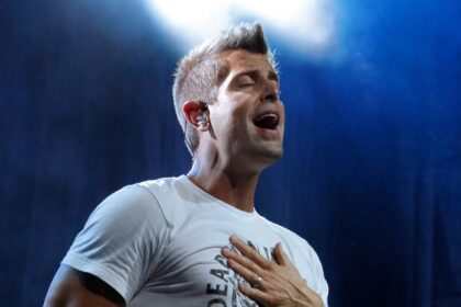 ‘beyond-grateful’:-la-esposa-de-jeremy-camp-ofrece-informacion-actualizada-sobre-la-cirugia-cardiaca-del-cantante