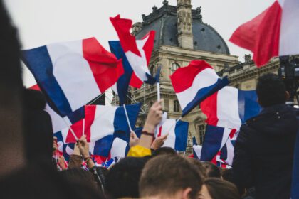 francia-se-convierte-en-el-primer-pais-en-consagrar-el-aborto-en-la-constitucion:-«libertad-garantizada»