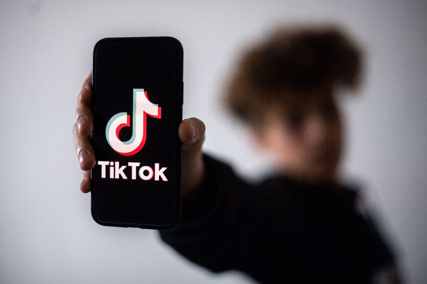 4-reacciones-al-proyecto-de-ley-de-la-camara-de-representantes-de-ee-uu.-que-prohibe-tiktok