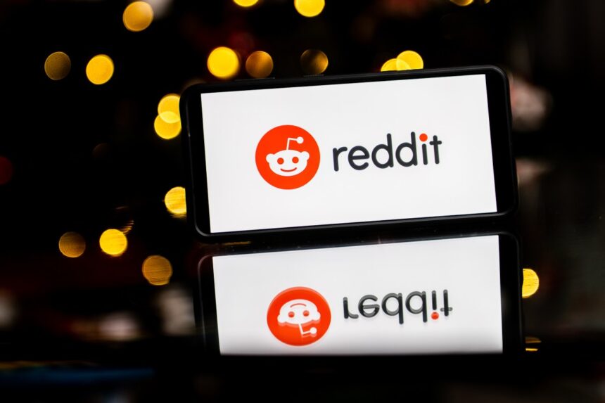 las-acciones-de-reddit-cierran-con-un-alza-de-casi-el-48%-en-su-primer-dia-de-cotizacion-|-techcrunch