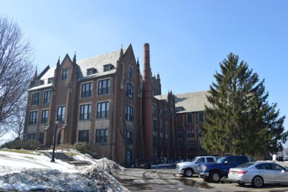 los-estudiantes-de-notre-dame-college-ahora-tienen-otra-opcion-para-terminar-sus-carreras-en-medio-de-un-cierre-inminente