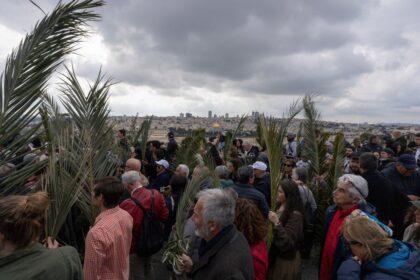 judios-y-cristianos-celebraron-purim-y-el-domingo-de-ramos-mientras-israel-lucha-por-la-victoria-sobre-hamas