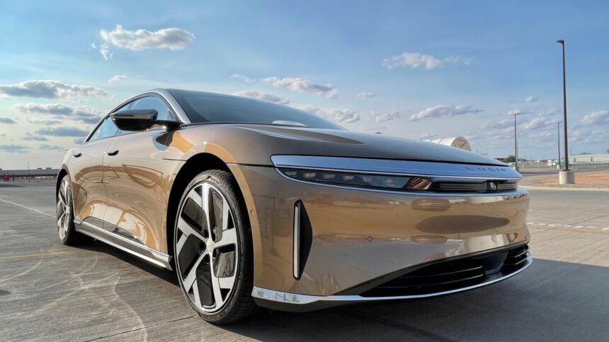 lucid-motors-recauda-otros-mil-millones-de-dolares-de-arabia-saudita-mientras-busca-compradores-de-vehiculos-electricos-de-lujo-|-techcrunch