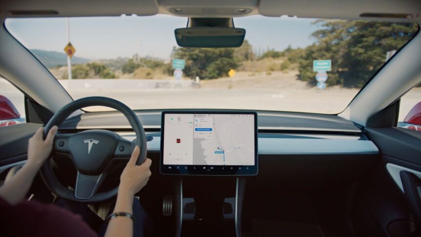 tesla-esta-ofreciendo-una-prueba-gratuita-de-un-mes-de-su-software-de-asistencia-al-conductor-fsd-beta-a-los-clientes-de-ee-uu.-|-techcrunch