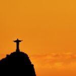 una-escena-impresionante:-‘los-elegidos’-proyectados-en-el-iconico-monumento-del-cristo-redentor-en-brasil