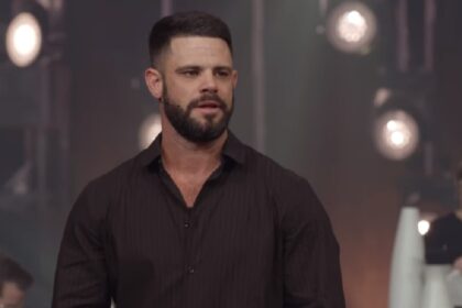 la-iglesia-elevation-de-steven-furtick-envio-invitaciones-amigables-para-los-buscadores-de-pascua-que-omiten-la-‘resurreccion’-y-el-‘calvario’