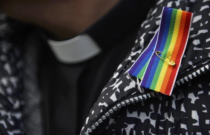 la-iglesia-de-inglaterra-desestima-la-denuncia-contra-el-sacerdote-que-llamo-«tio»-al-archidiacono-trans