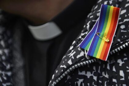 la-iglesia-de-inglaterra-desestima-la-denuncia-contra-el-sacerdote-que-llamo-«tio»-al-archidiacono-trans