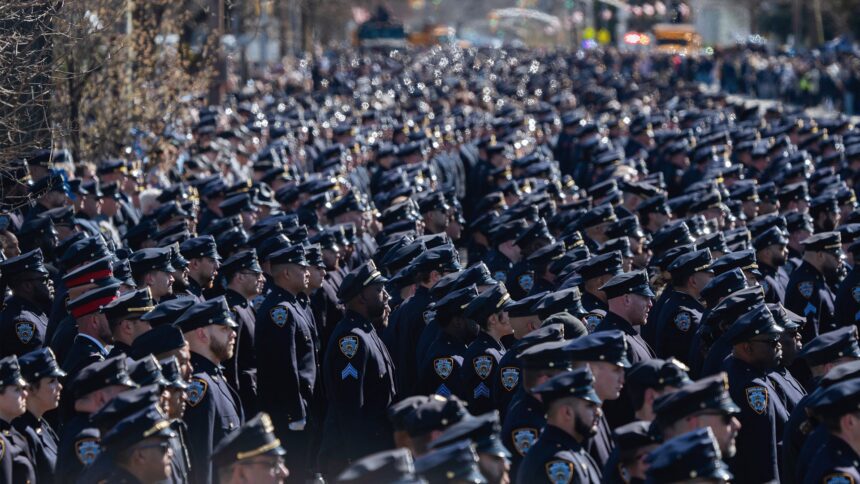 muestra-masiva-de-apoyo-al-oficial-de-policia-de-nueva-york-asesinado-jonathan-diller:-el-dia-en-fotos