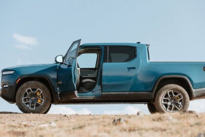 rivian-empezo-un-ano-duro-con-el-pie-plano-|-techcrunch