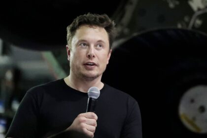 elon-musk-dice-que-presentara-un-robotaxi-tesla-el-8-de-agosto-|-techcrunch