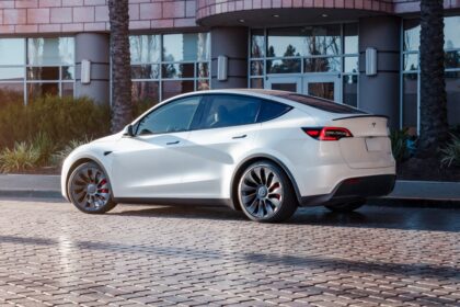 tesla-recorta-los-precios-de-inventario-del-model-y-hasta-en-7.000-dolares-|-techcrunch