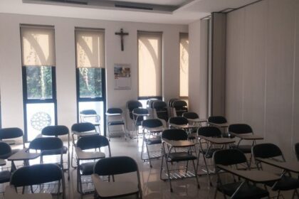 escuela-cristiana-cancela-la-semana-del-autismo-despues-de-que-un-pastor-calificara-las-actividades-de-«demoniacas»