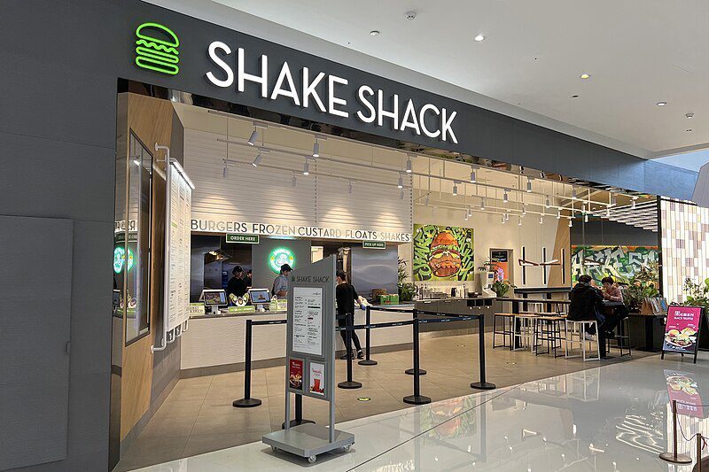 shake-shack-ofrece-sandwiches-de-pollo-gratis-los-domingos-en-un-aparente-golpe-a-chick-fil-a