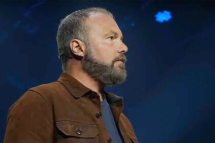 mark-driscoll-expulsado-de-la-conferencia-masculina-por-reprender-el-‘espiritu-de-jezabel’-en-un-evento