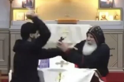 obispo-y-sacerdote-asirios-apunalados-durante-un-servicio-religioso-en-australia-por-un-agresor-vestido-de-negro