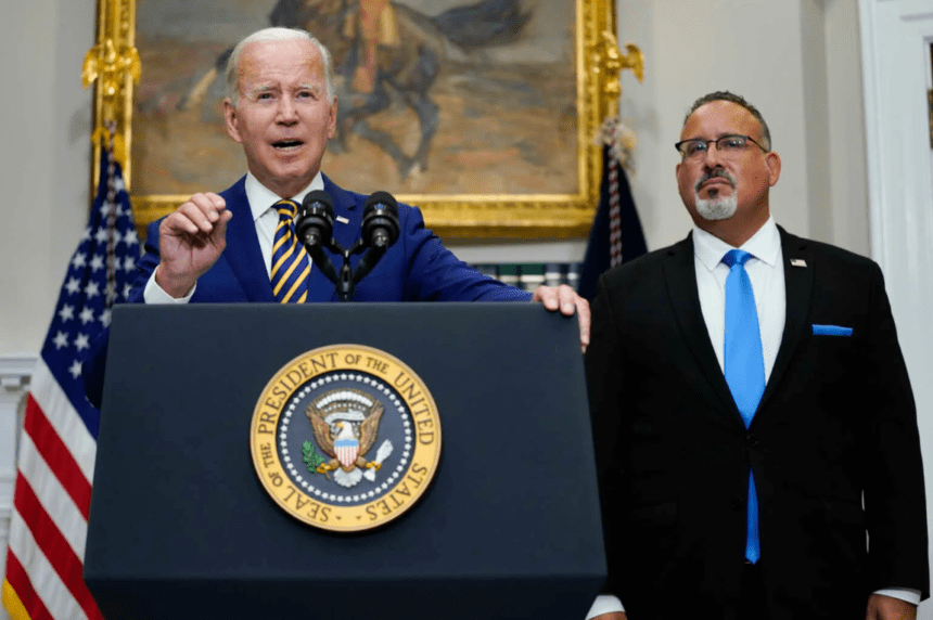 ¿esta-el-gobierno-de-biden-intentando-cerrar-la-universidad-cristiana-mas-grande-de-estados-unidos?