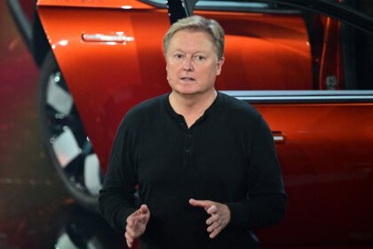 fisker-planea-mas-despidos-a-medida-que-el-efectivo-disminuye-y-se-avecina-la-quiebra-|-techcrunch