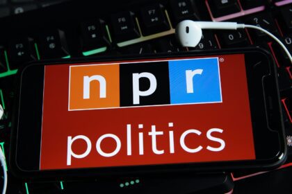 87-democratas-registrados,-0-republicanos:-‘acusaciones-alarmantes’-de-parcialidad-renuevan-el-llamado-para-desfinanciar-a-npr