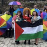 ‘un-doble-golpe-de-adoctrinamiento’:-la-drag-queen-hace-que-ninos-estadounidenses-canten-‘palestina-libre’