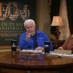 el-televangelista-jesse-duplantis-llama-a-la-pobreza-una-«maldicion»,-dice-que-su-riqueza-se-debe-a-que-es-«bendecido»