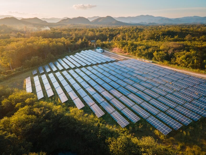 las-tecnologias-solares-productivas-atraen-a-los-inversores-a-medida-que-se-desploma-la-financiacion-mundial-del-sector-solar-fuera-de-la-red-|-techcrunch