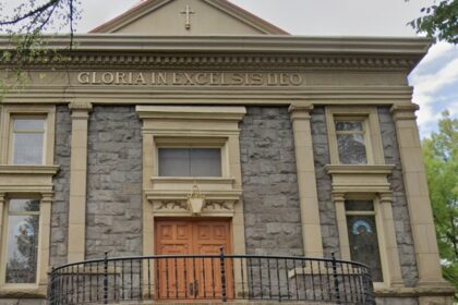 iglesia-catolica-de-portland-vandalizada-con-graffiti-a-favor-del-aborto