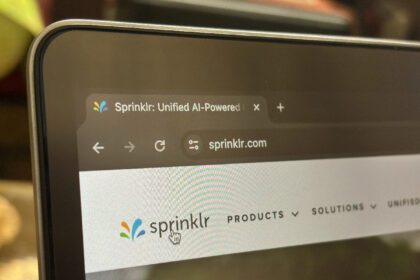 exclusiva:-sprinklr-despide-a-mas-de-100-empleados