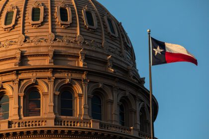 el-ayuntamiento-de-austin-provoca-el-rechazo-de-paxton-por-la-‘resolucion-de-proteccion-transgenero’