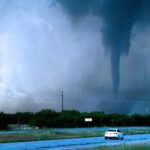 de-texas-a-michigan,-la-operacion-bendicion-brinda-alivio-critico-despues-de-40-tornados-e-inundaciones-historicas