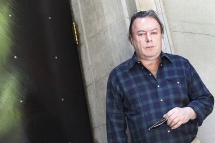 christopher-hitchens-ahora-se-da-cuenta-de-que-dios-es-grande