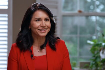 ‘por-amor-a-la-patria’:-tulsi-gabbard-esta-libre-del-partido-democrata-al-que-ya-no-reconoce