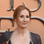 jk-rowling-llama-a-los-hombres-‘travestidos’-‘uno-de-los-grupos-demograficos-mas-mimados-que-existen’