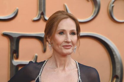 jk-rowling-llama-a-los-hombres-‘travestidos’-‘uno-de-los-grupos-demograficos-mas-mimados-que-existen’