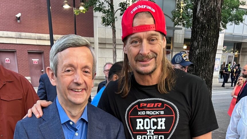 robert-jeffress-publica-una-foto-con-kid-rock-durante-el-‘alcance-de-pickleball’-en-first-baptist-dallas