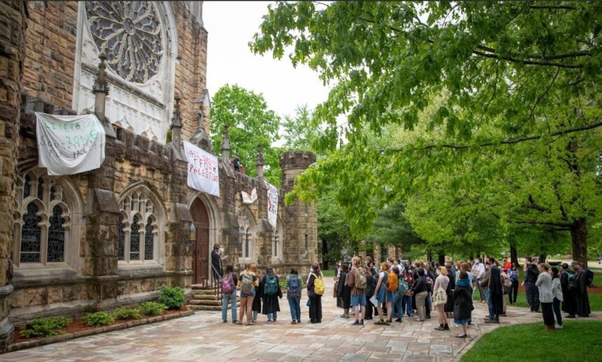 la-universidad-episcopal-considera-desinvertir-en-israel-en-respuesta-a-las-protestas-en-el-campus